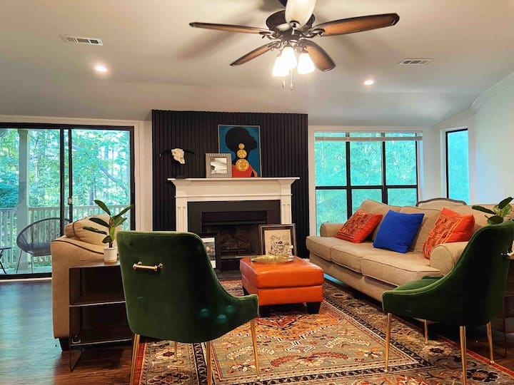 Lovely 2 BRD 2 BTHR Suite in Convenient Location Condominiums for