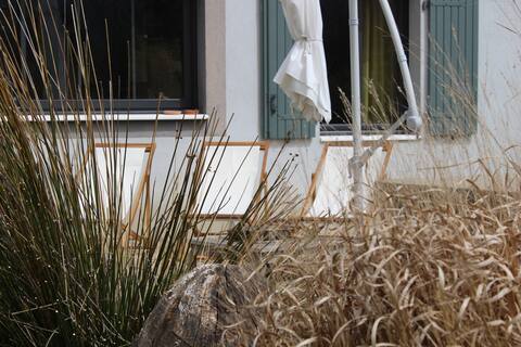 Chez Ils en Provence - pure countryside workshop.