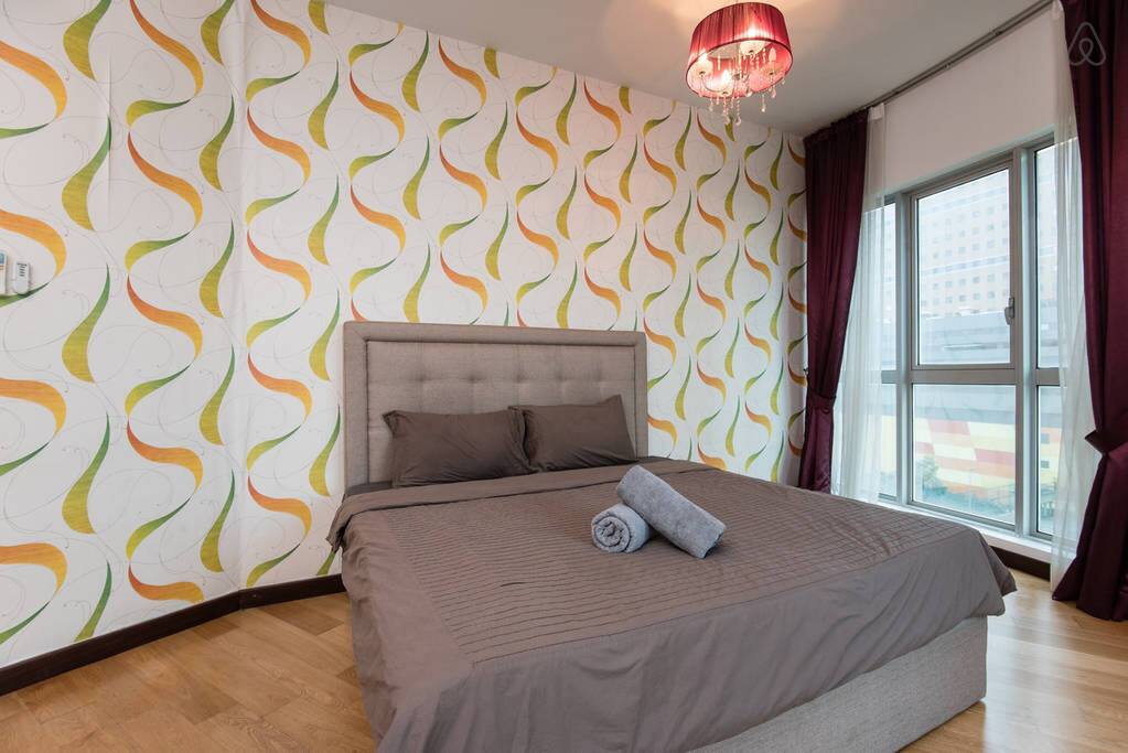 2nd bedroom in a huge 3 bedroom apartment