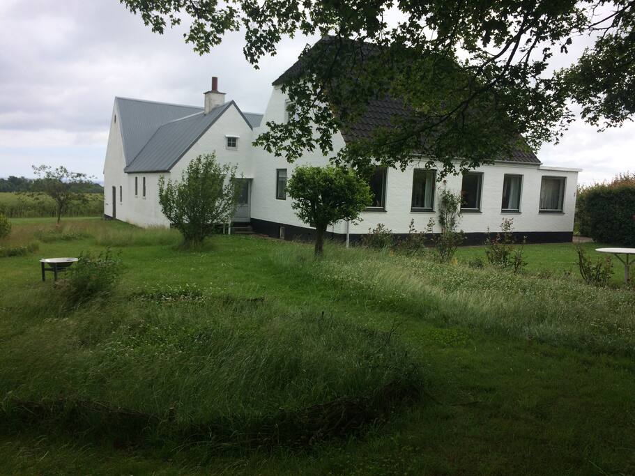Gården fra haven