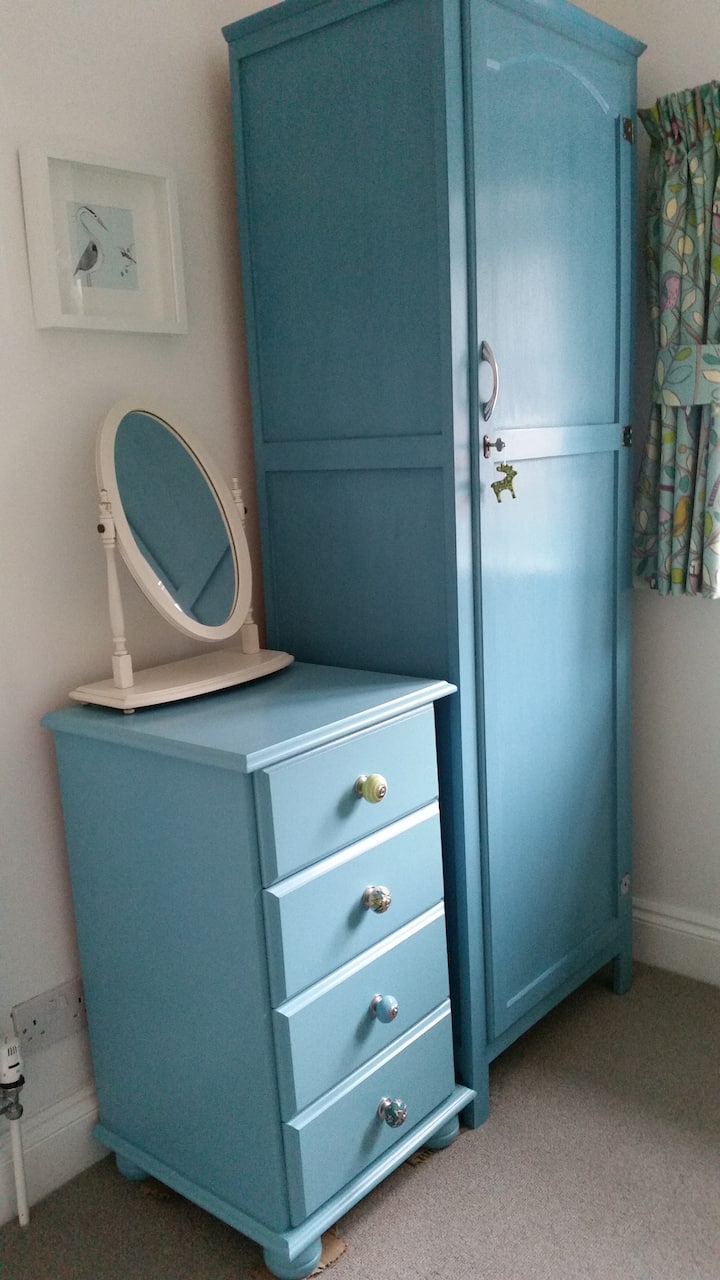 ชั้นบน: ห้องนอนเดี่ยว