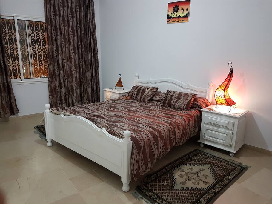 1 ere chambre avec un lit 2 places