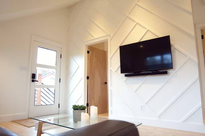 2bd Luxury Carriage House In The Heart Of Denver - Denver, CO