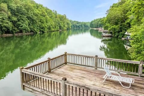 Proctor Landing -Lakefront Pet friendly! Fire pit!