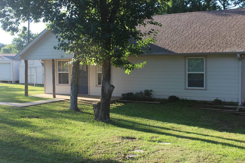 Angle view of the front of the cabin
