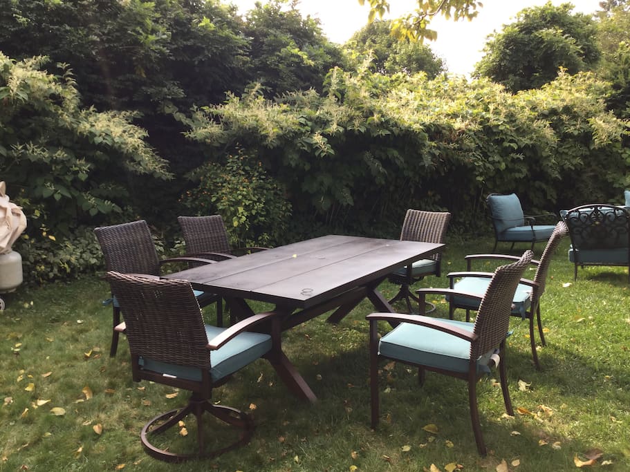 Outdoor picnic table