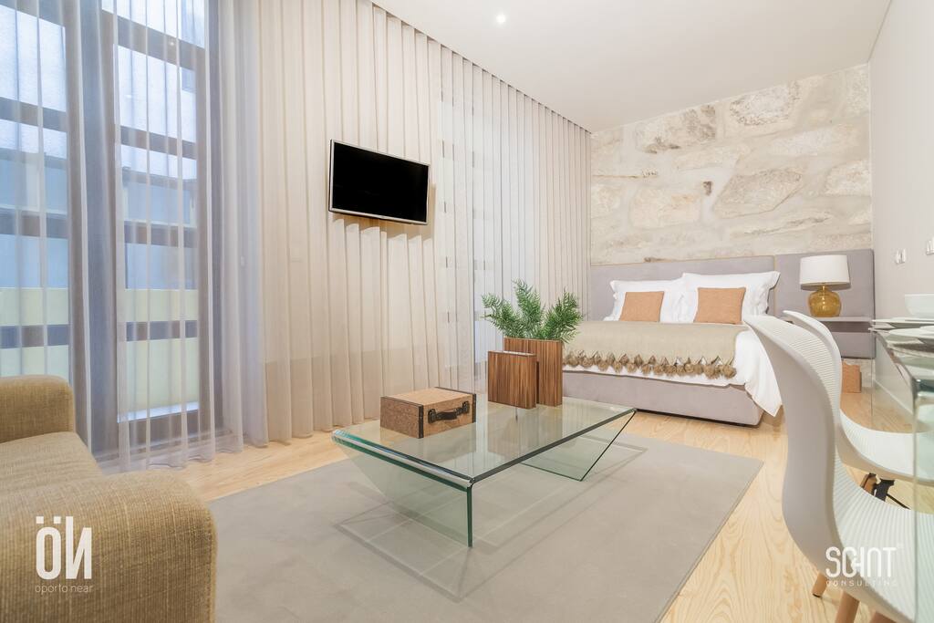 Oporto Near - Apartment 1.1 - Cork - Yellow (Bedroom)