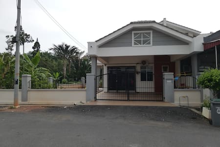 Bandar Tun Razak Vacation Rentals Homes Pahang Malaysia Airbnb