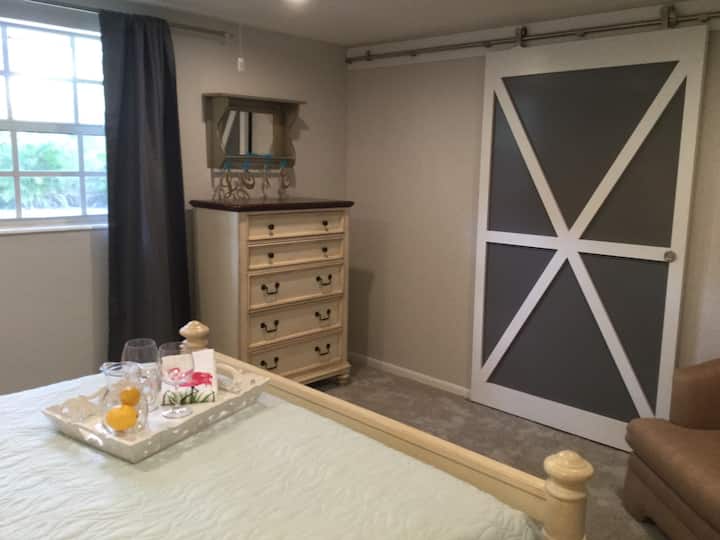 Dormitorio principal grande. 