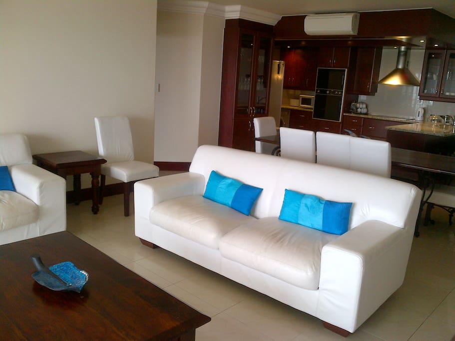 Lounge - view 2