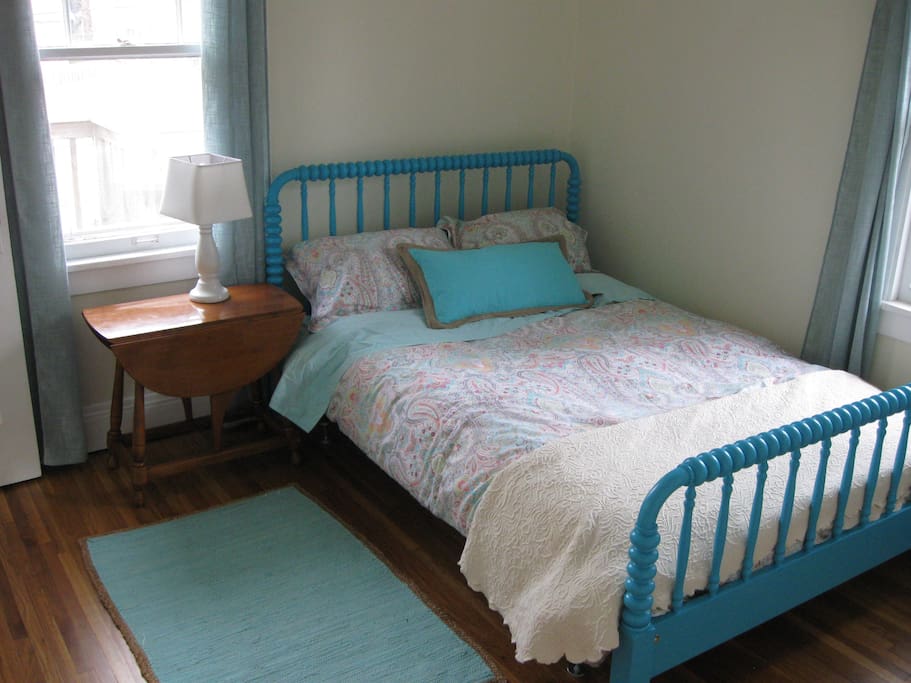 Twin bed