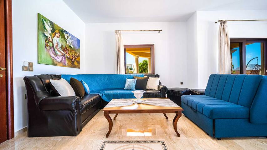 Grand Olympia, Pool, Luxury, Spacious, Quiet, cozy gallery image 2