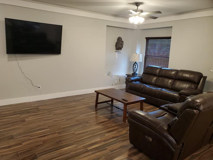 Just A Few Minutes From Houston Hobby Airport - Houston, TX