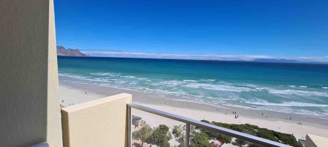 11th floor Seafront Apartment