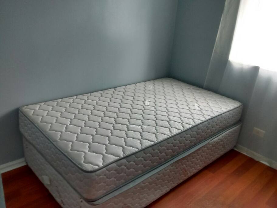 Cama de plaza y media pieza dos