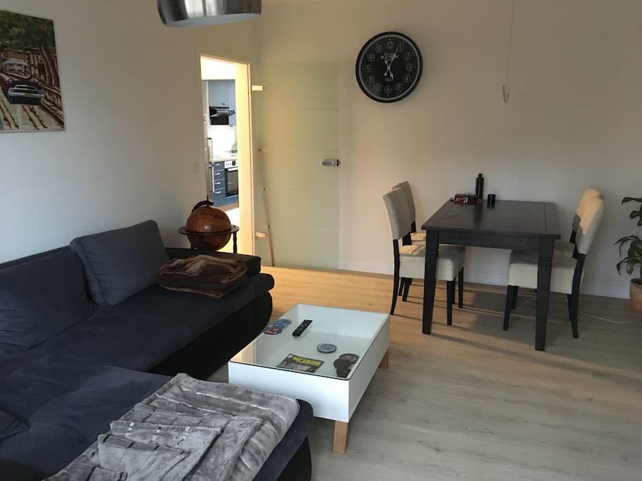Wohnzimmer (Blick vom Balkon)