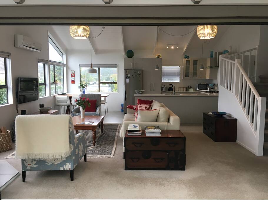 Lounge, dining and kitchen