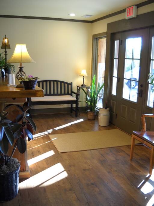 Lobby/Front Desk