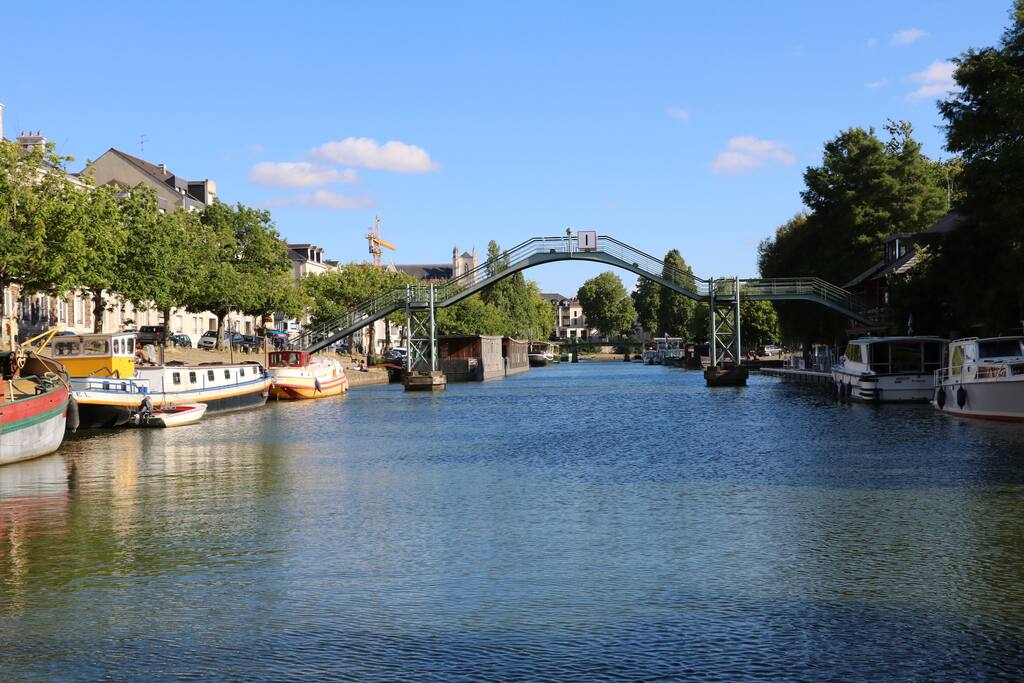 Sortie du bassin, traverser de la ville