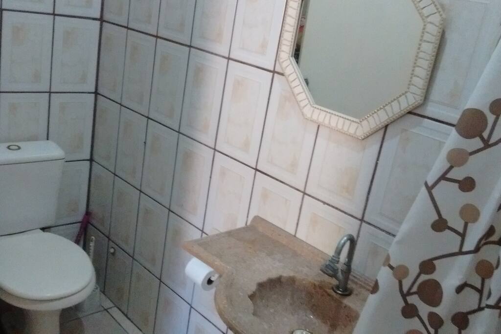 Quarto com banheiro