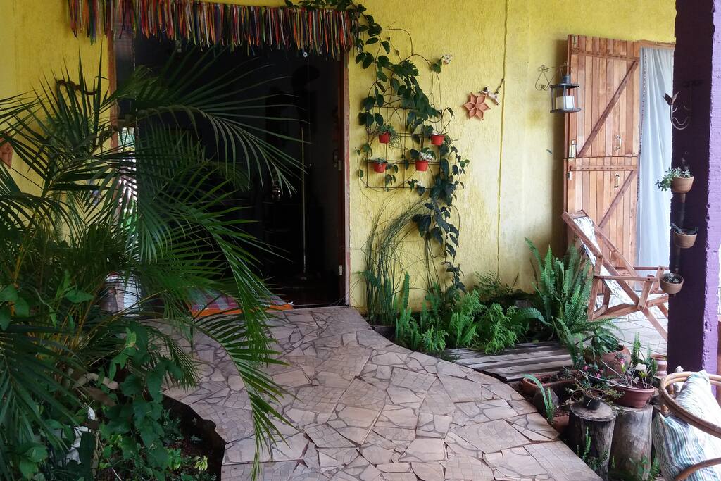 Entrada com acessibilidade.