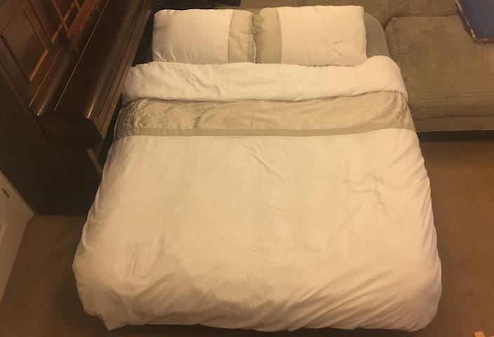 A Deluxe Double Airbed| Original Airbnb Experience