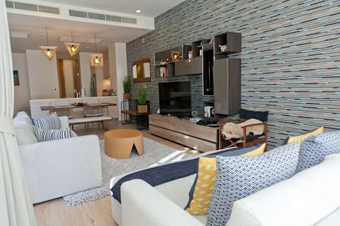 Homely beachfront duplex with direct pool access