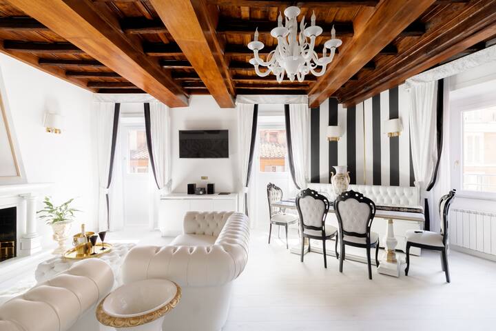 Trevi Fountain Royal Gold Apartment gallery image 2