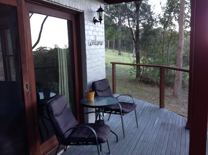 Daybreaks Cabin (2) Private, bush & bay views