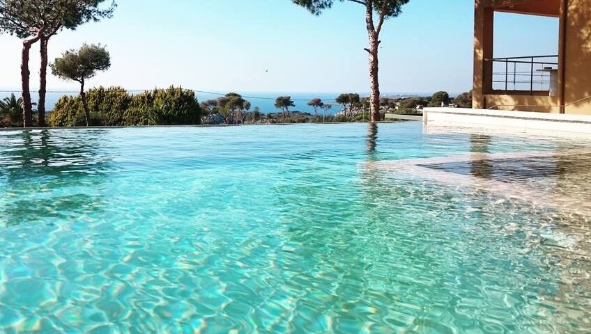 Villa Nisό, with a dreamy pool! gallery image 2