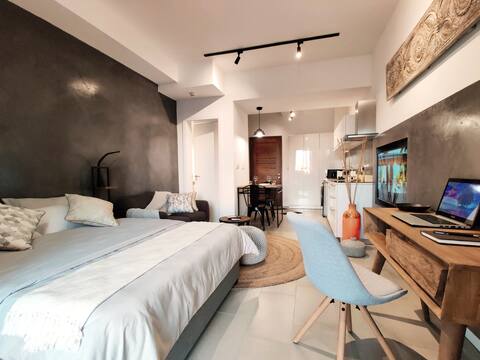 Studio 313 - Ebene Square Apartments