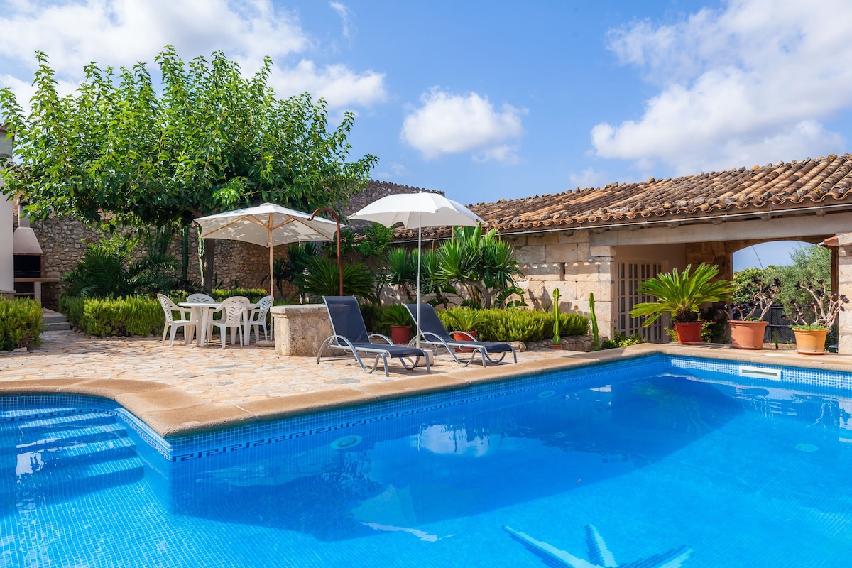 Successful Airbnb property: S'alqueria Vell in Campanet