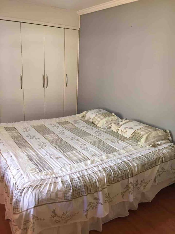 Suite 1 - King bed 