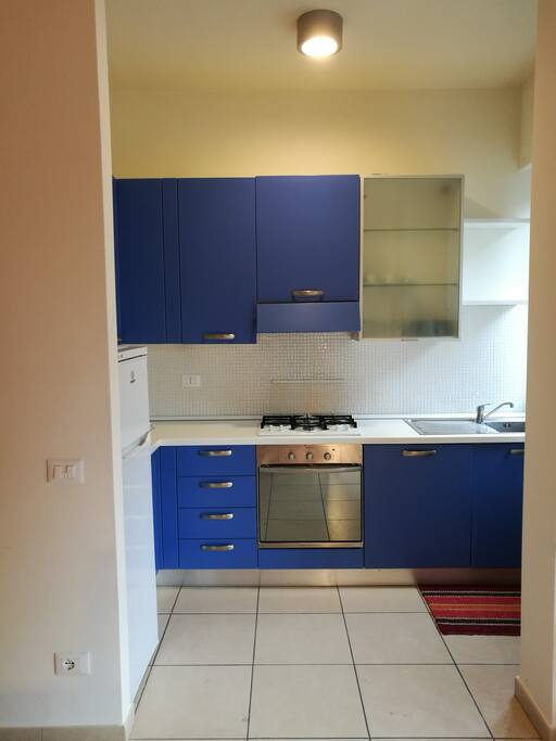 Cucina completamente fornita