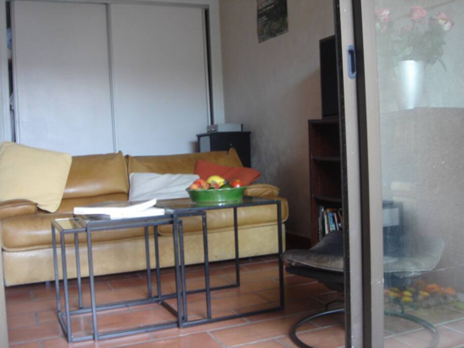 Le salon, vu de la terrasse