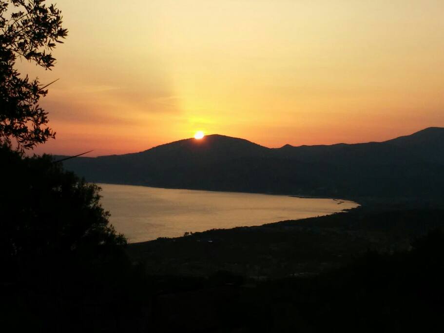 Tramonto da Casa Iolanda. Foto cortesemente concessa da Pasquale, ospite di Casa Iolanda