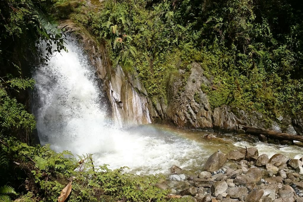 Cataratas de Mandor: 1 Km walk from the property