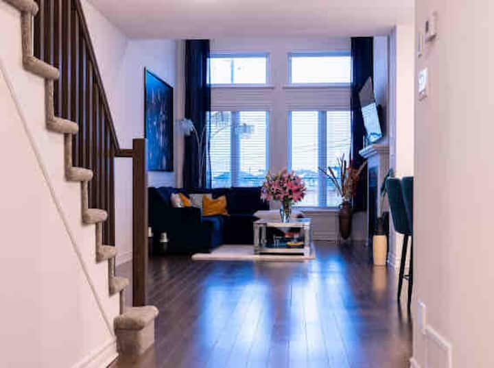 Tranquil 4bed Home In Ottawa With Parking! - Ottawa