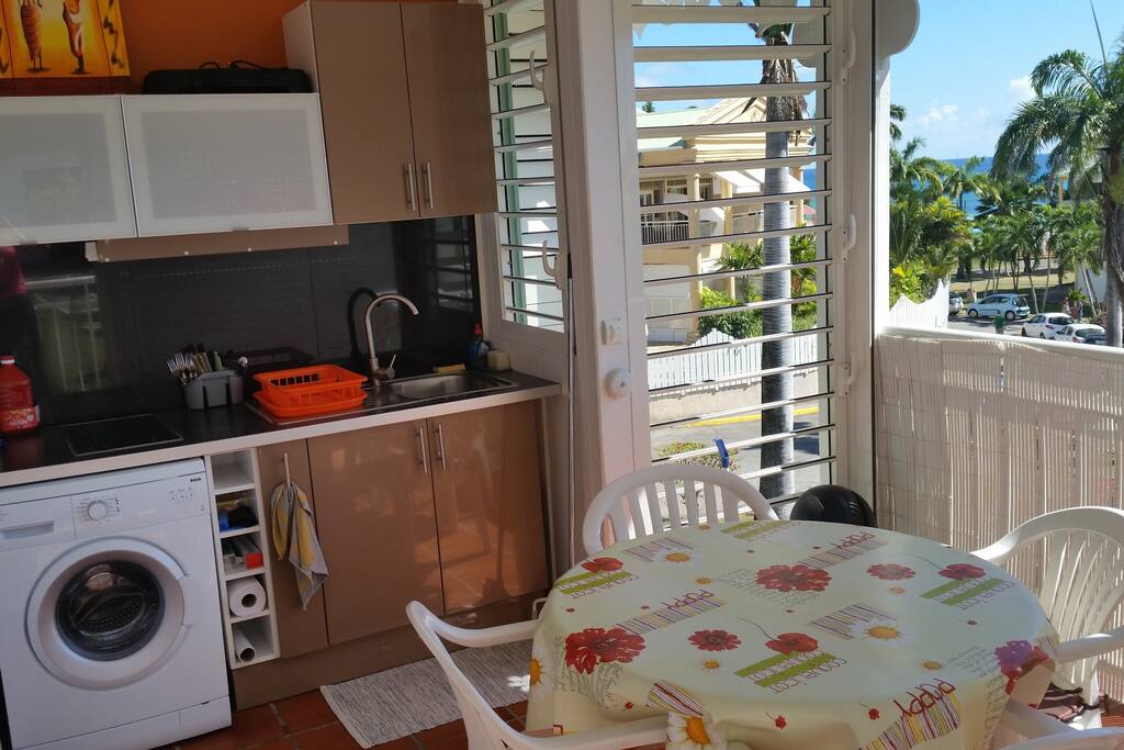 la terrasse/cuisine avec tout le nécessaire pour vous convenir