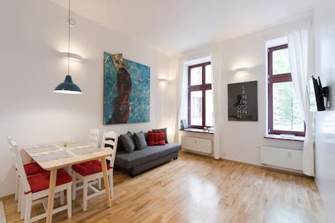Top performing Airbnb: Piramowicza 4 Poster Studio w/lovely courtyard in Łódź