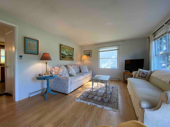 Sunny Beach Cottage With Large Lot Pets Welcome! - Lewes, DE