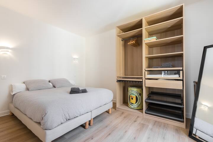 Hum, il est temps d'aller dormir - Hum, I think it's time to sleep