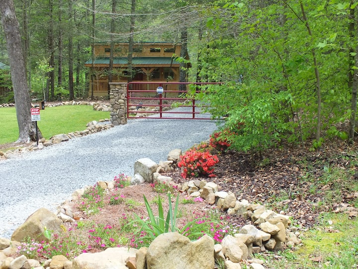 Rabbits Nest " Love for One Another and Nature" Cabins for Rent in