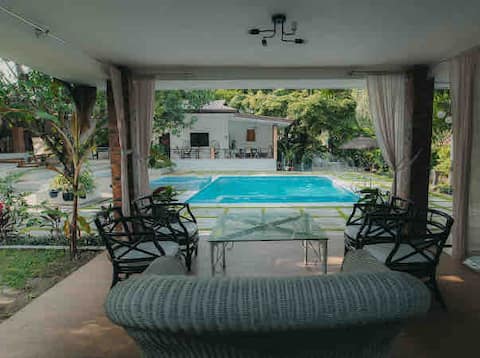 UMA Private VILLA with Pool, Garden and Pavilion