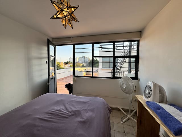 Enchanted Heaven Plant-Filled Penthouse with 5 Br gallery image 2