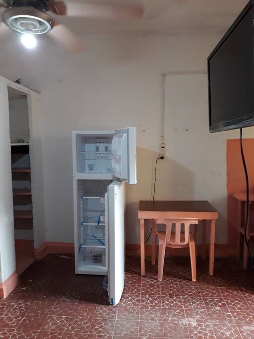 Refrigerador, TV, estufa