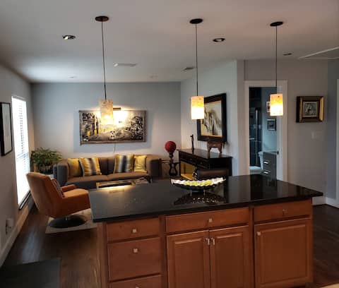 Top Airbnb: Nice cozy house near Love Field in Elm Thicket