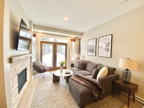 Successful Airbnb property: Powder Heights #10 Ski-in/out in Sun Peaks Mountain