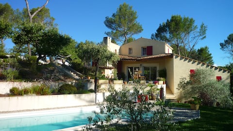 Villa in the heart of Provence pool and SPA