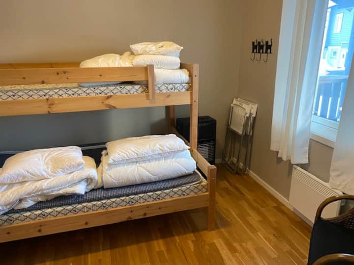 Chumba cha kulala w/familia bunk (sentimita-140 na 90cm)